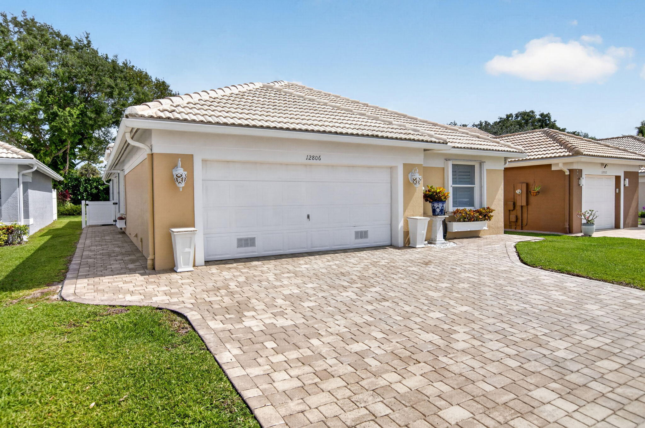 12806 Hampton Lakes Circle — photo 2