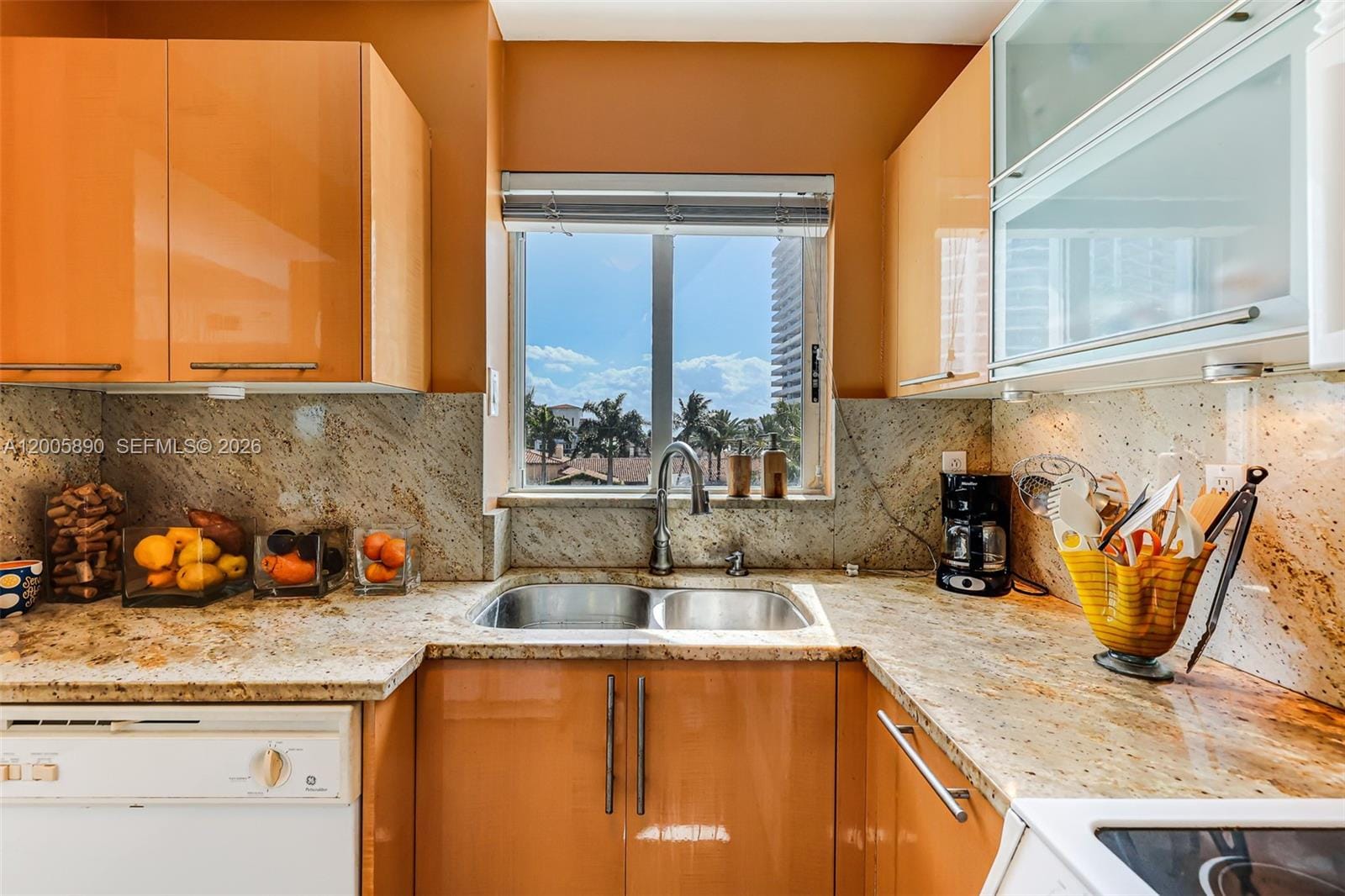 5900 Collins Avenue 402, Miami Beach, FL 33140 photo 25