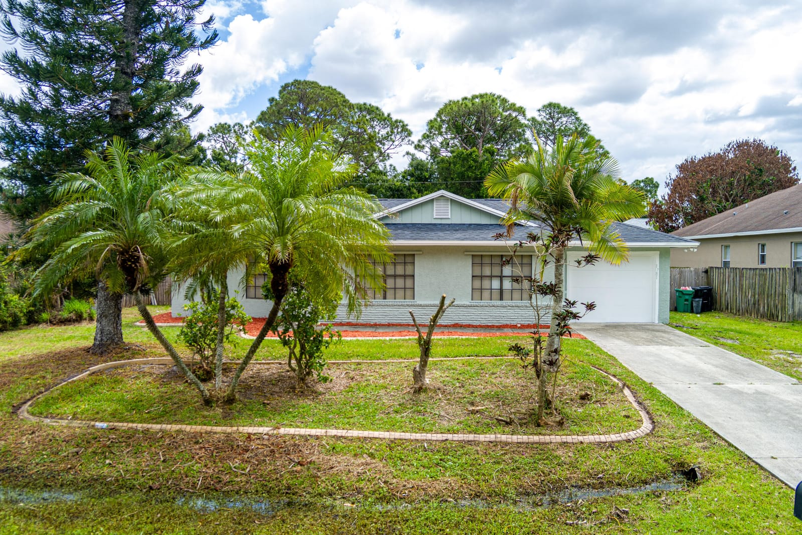 1781 SW Cloverleaf Street — photo 4