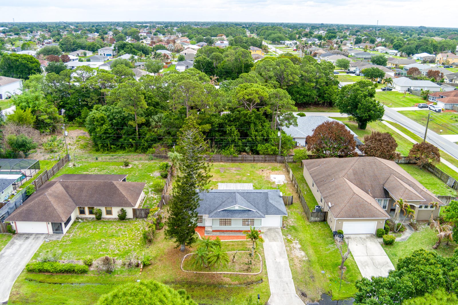 1781 SW Cloverleaf Street — photo 5