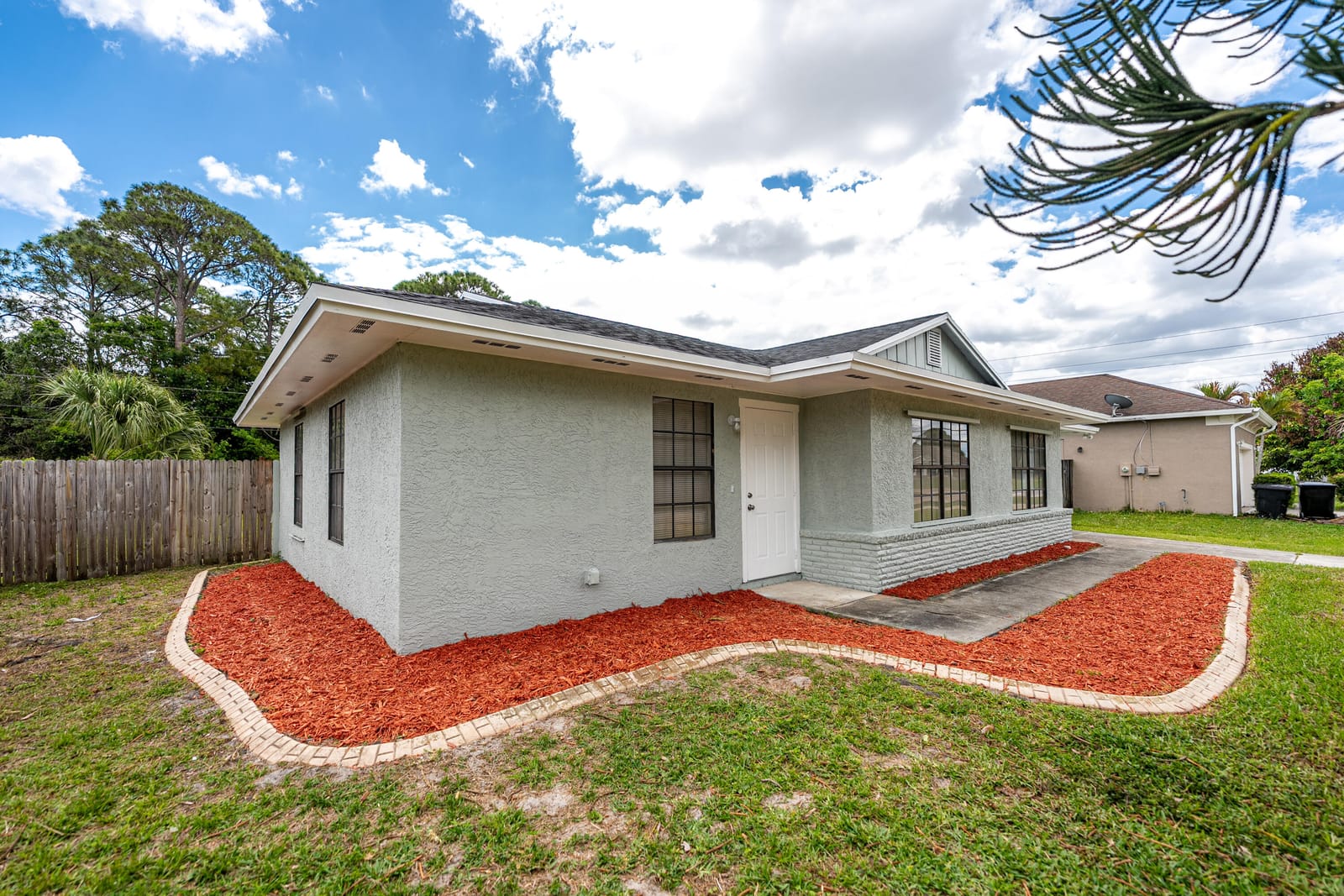 1781 SW Cloverleaf Street — photo 10
