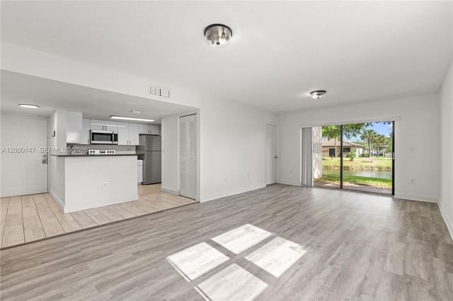 9821 Nob Hill Court 9821, sold in Villas De Venezia Condo, Sunrise, FL