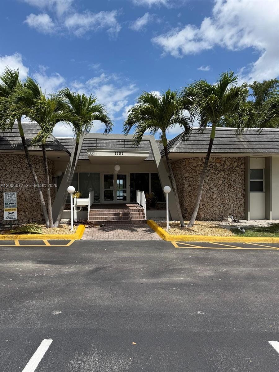 1175 NE Miami Gardens Drive 703 — photo 12