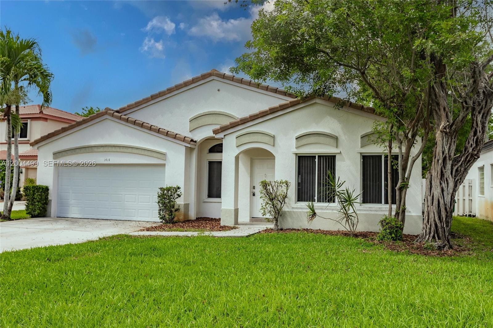 1414 E Harmony Lake Circle, Davie, FL 33324 photo 2