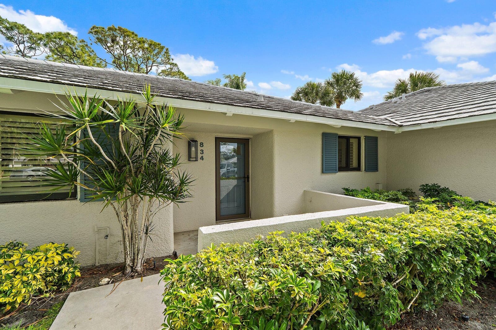 834 Club Drive, Palm Beach Gardens, FL 33418 photo 2