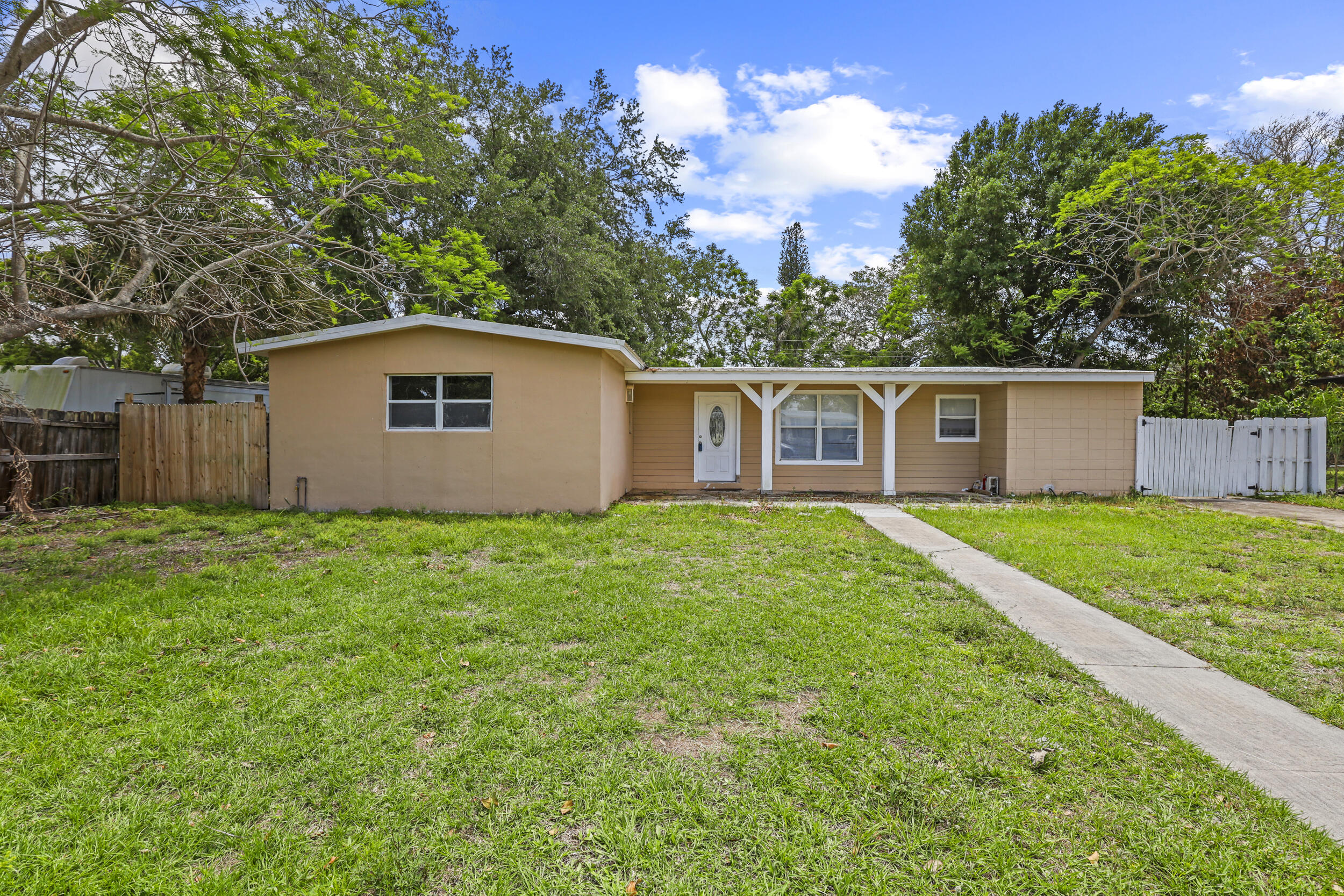 180 SE Serenata Court, Port St. Lucie, FL 34983, Port St Lucie