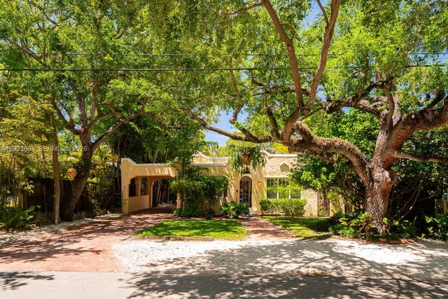 2521 Inagua Avenue, Coconut Grove, FL 33133