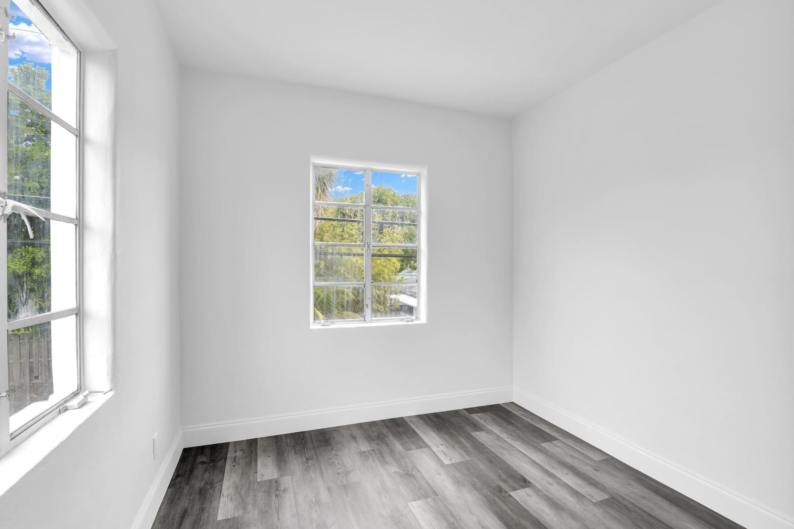 820 N Dixie Highway 4 — photo 11