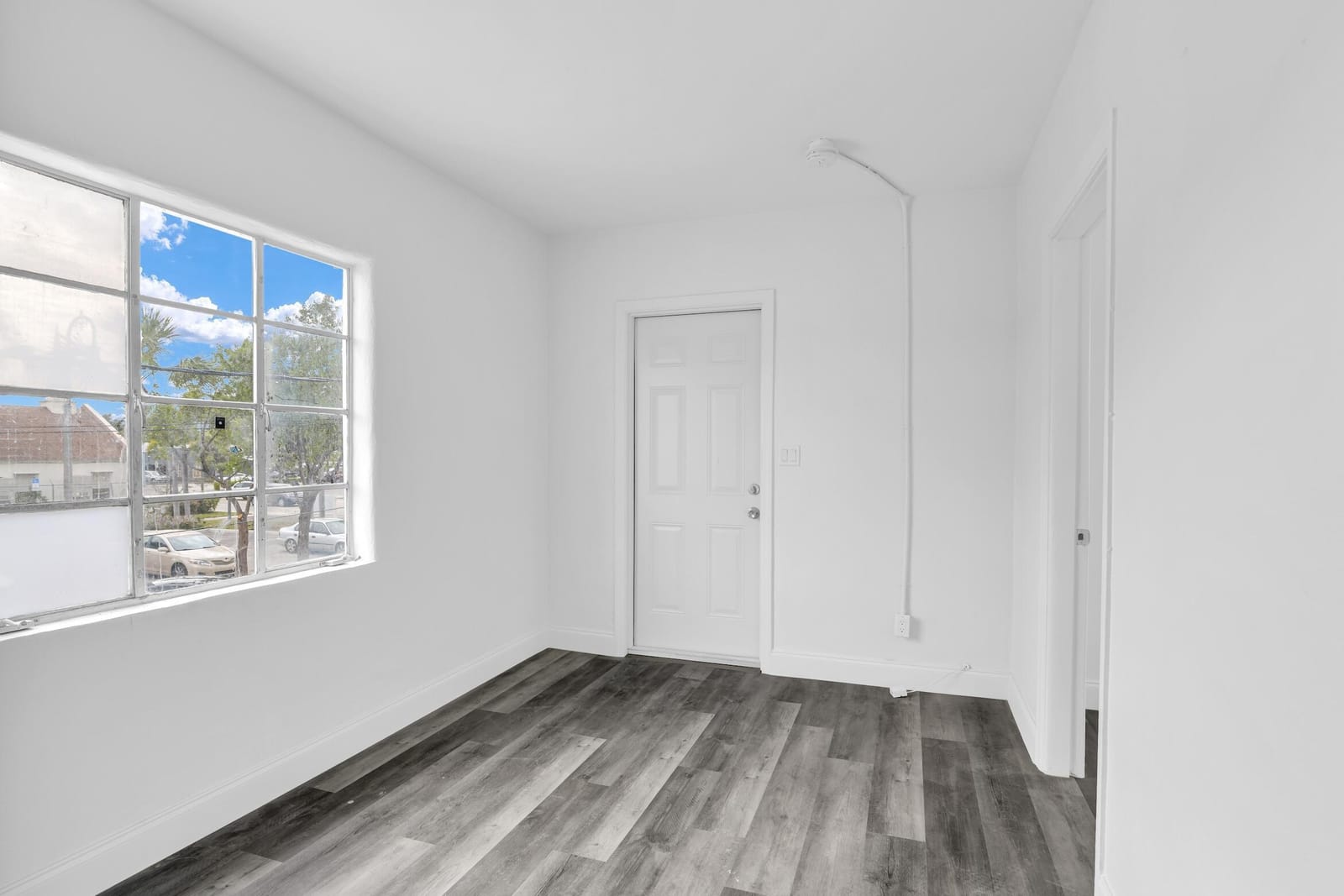 820 N Dixie Highway 4 — photo 8