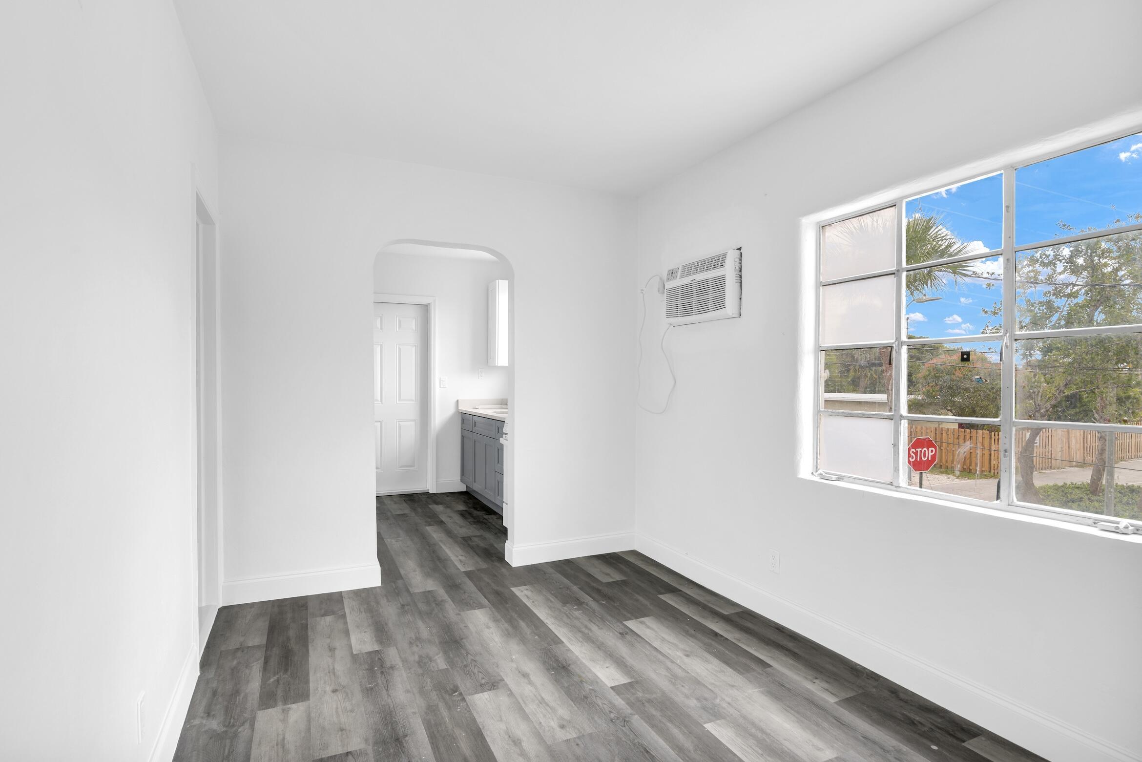 820 N Dixie Highway 4, Lake Worth Beach, FL 33460, Lake Worth Beach