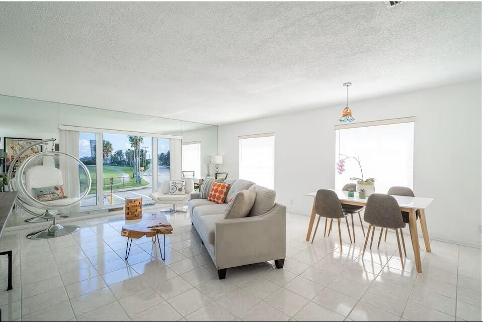 6 Lucerne Avenue 3 — photo 2