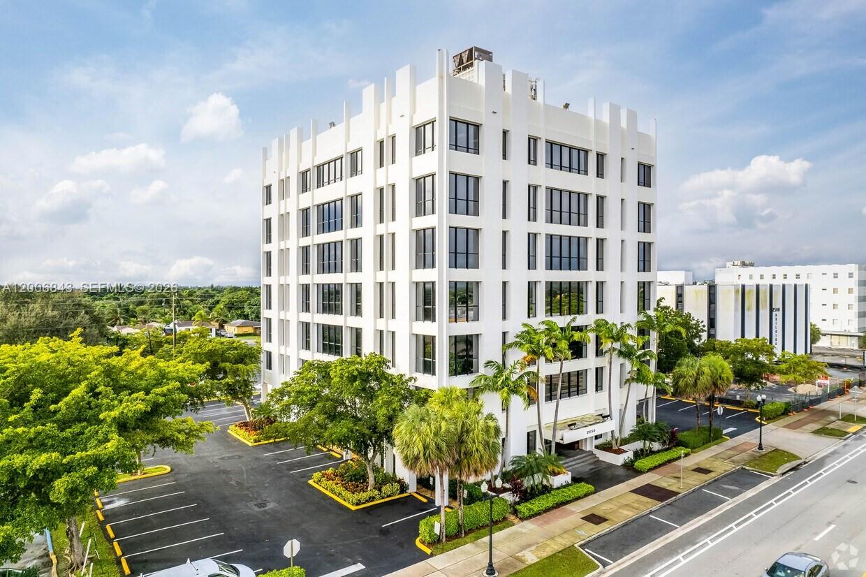 2450 Hollywood Boulevard CU605, Hollywood, FL 33020, Hollywood