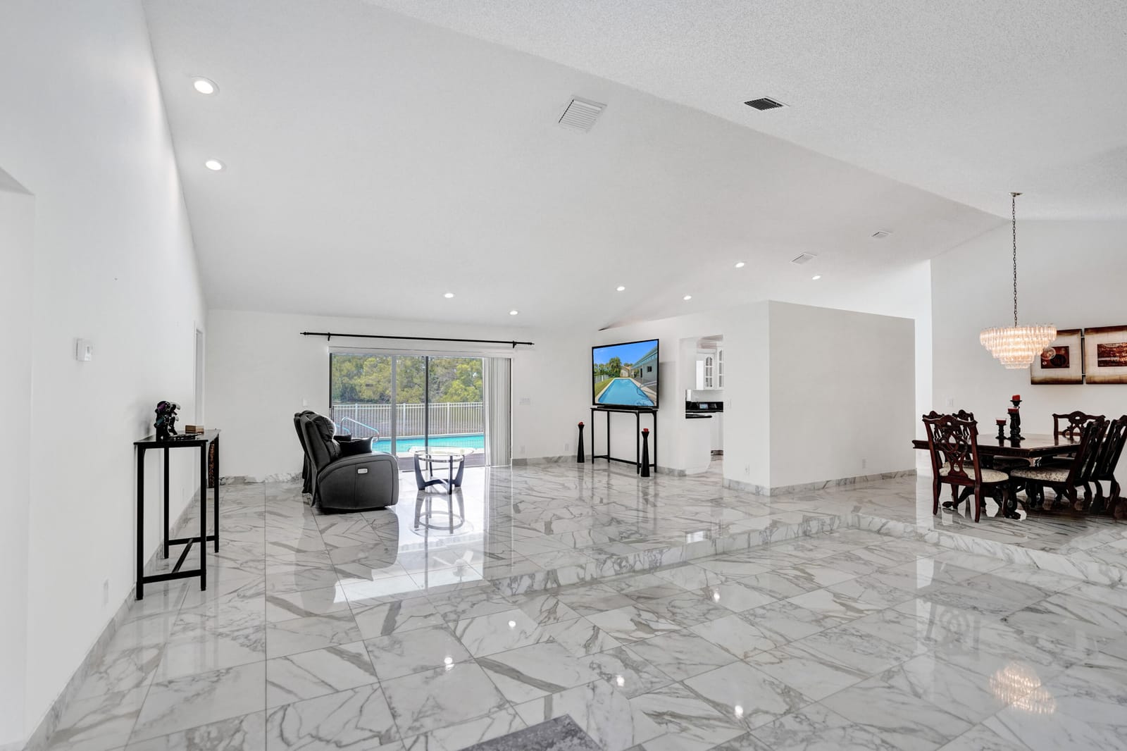 9224 Sun Pointe Drive — photo 4