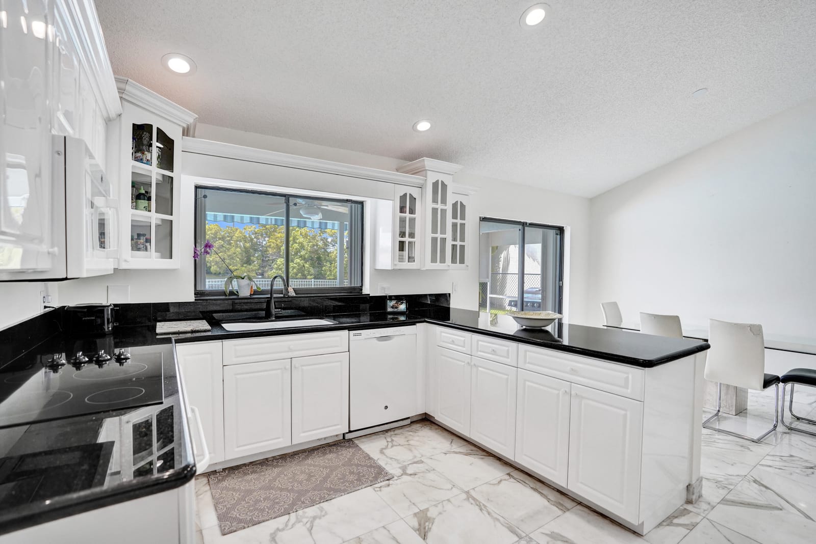 9224 Sun Pointe Drive — photo 10