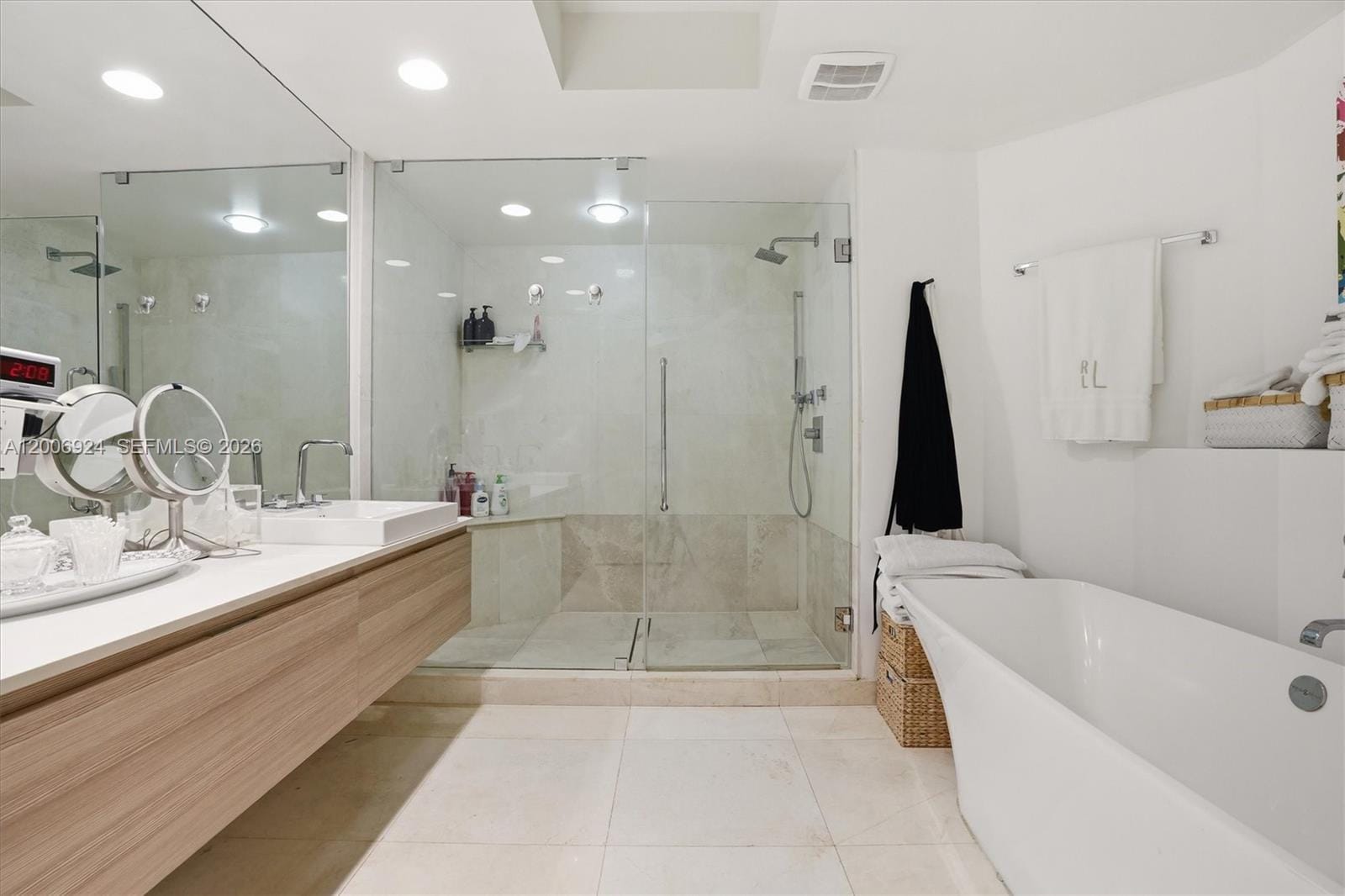 17301 Biscayne Boulevard 1905, North Miami Beach, FL 33160 photo 26