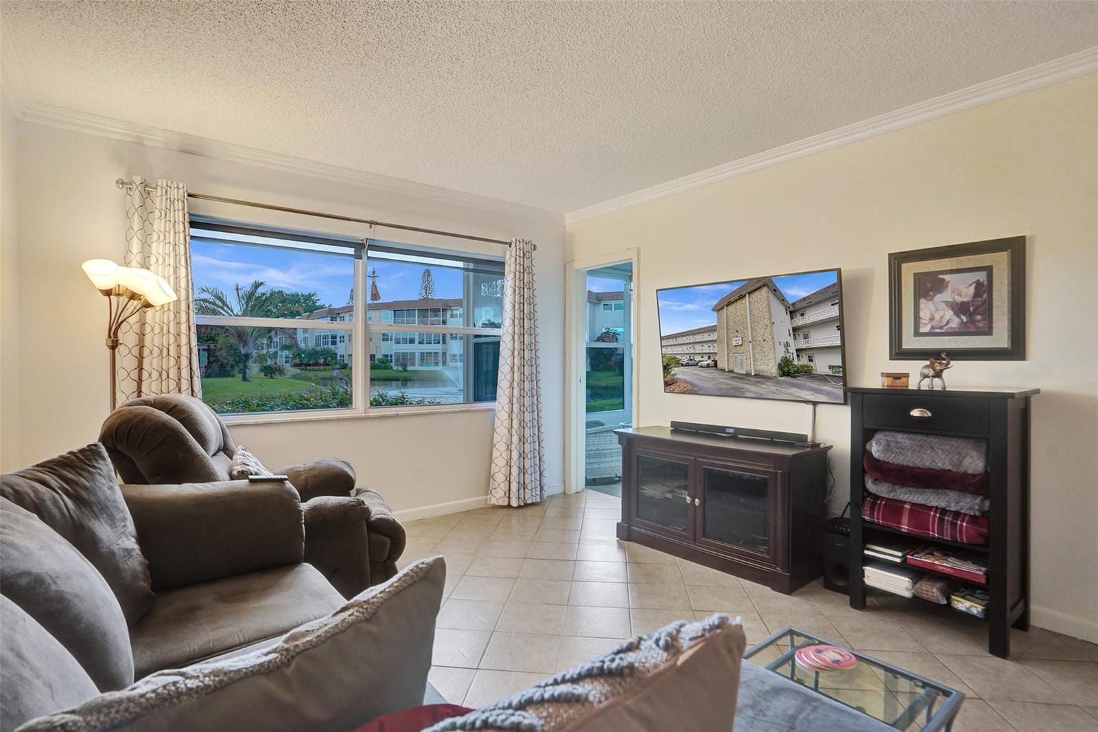 4706 NW 36th Street 409, Lauderdale Lakes, FL 33319 photo 5