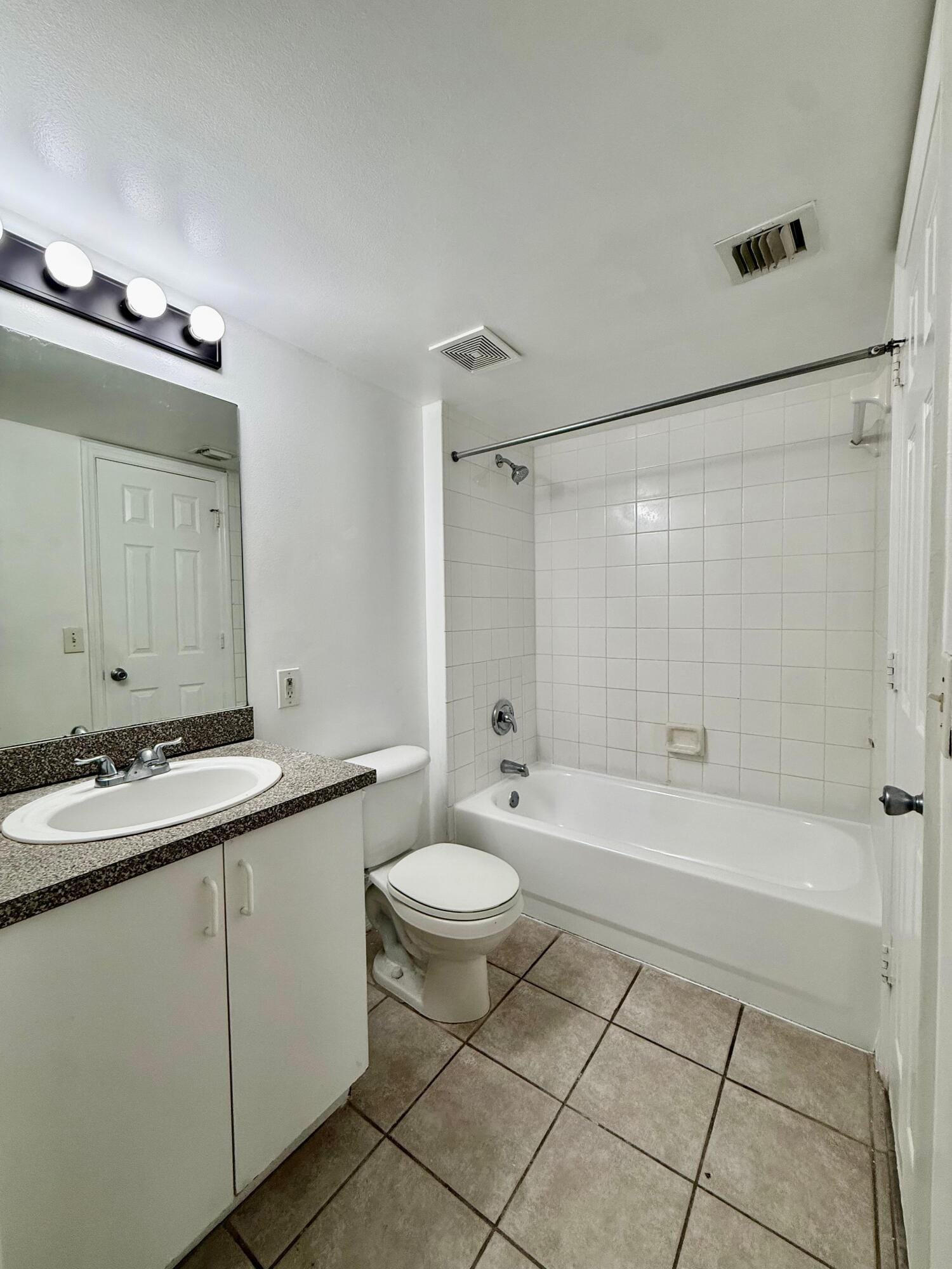 5065 Wiles Road 204 — photo 3