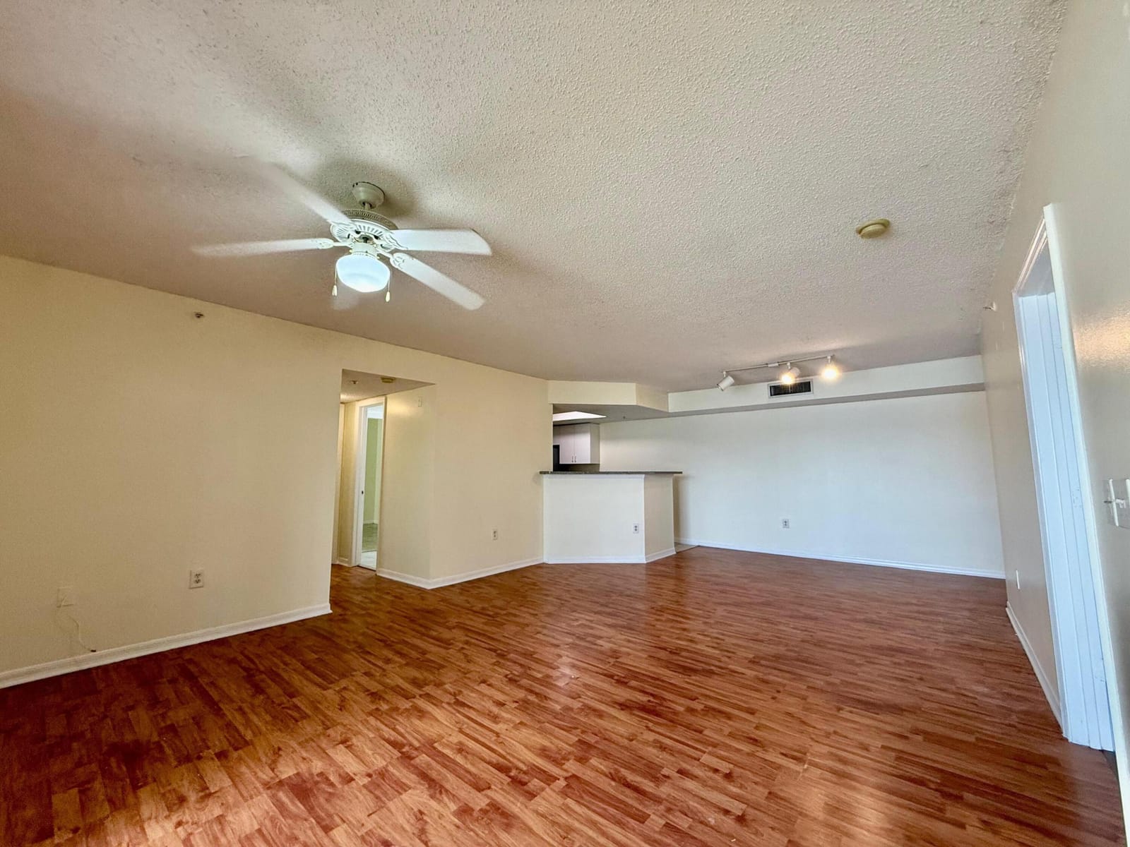5065 Wiles Road 204 — photo 4