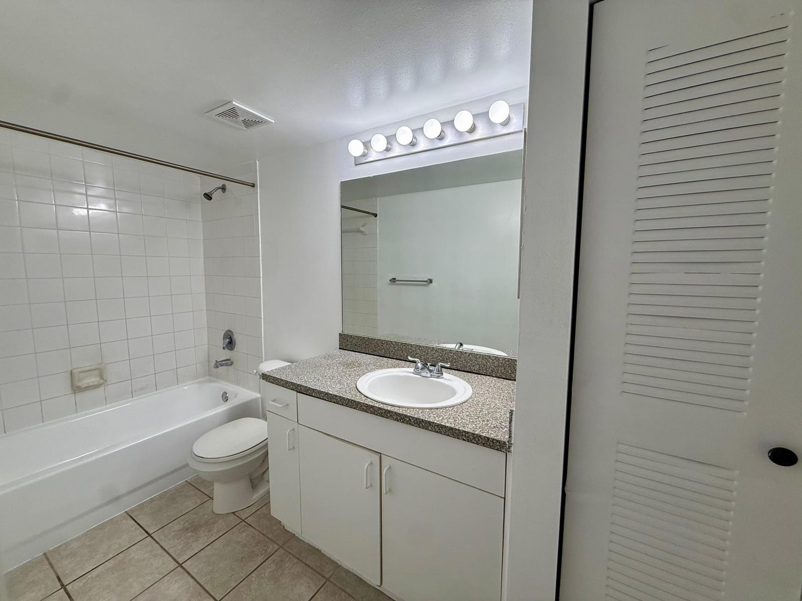 5065 Wiles Road 204 — photo 5