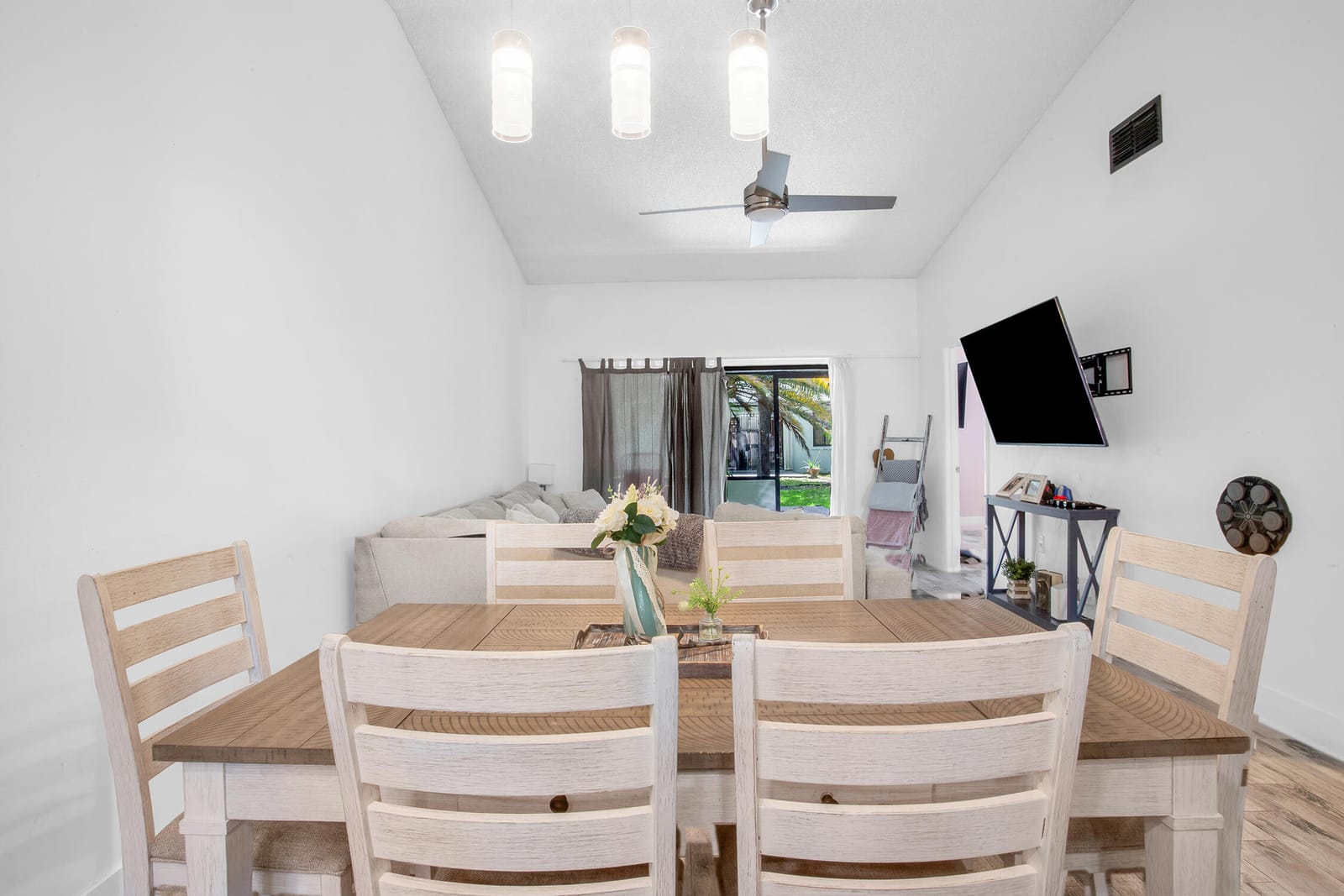 8202 NW 100th Drive — photo 8