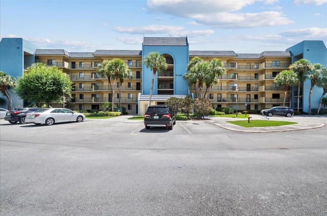 2786 Tennis Club Drive 102, West Palm Beach, FL 33417