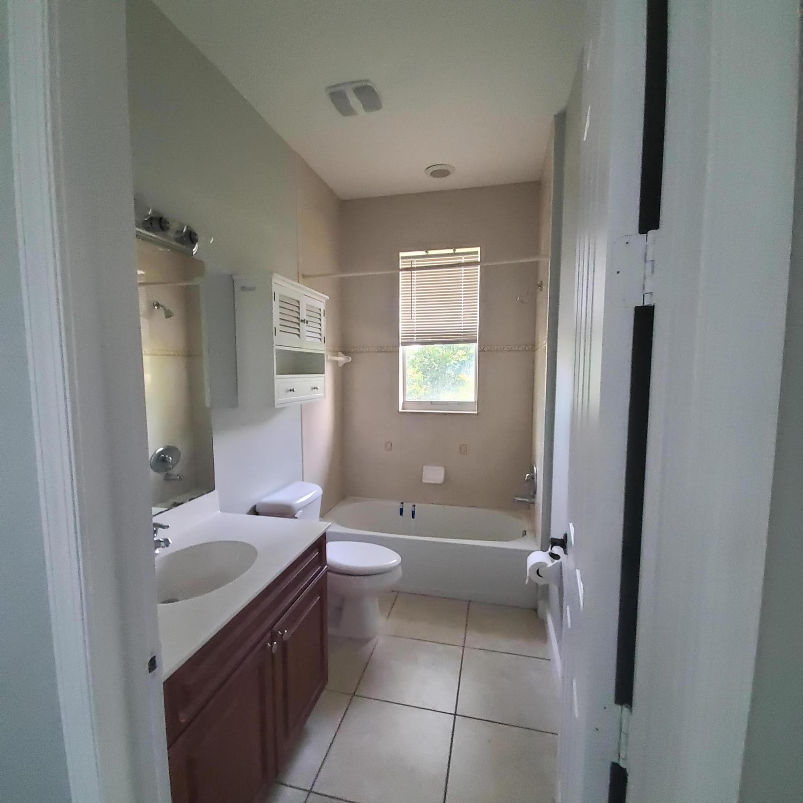 115 Akron Street C — photo 8