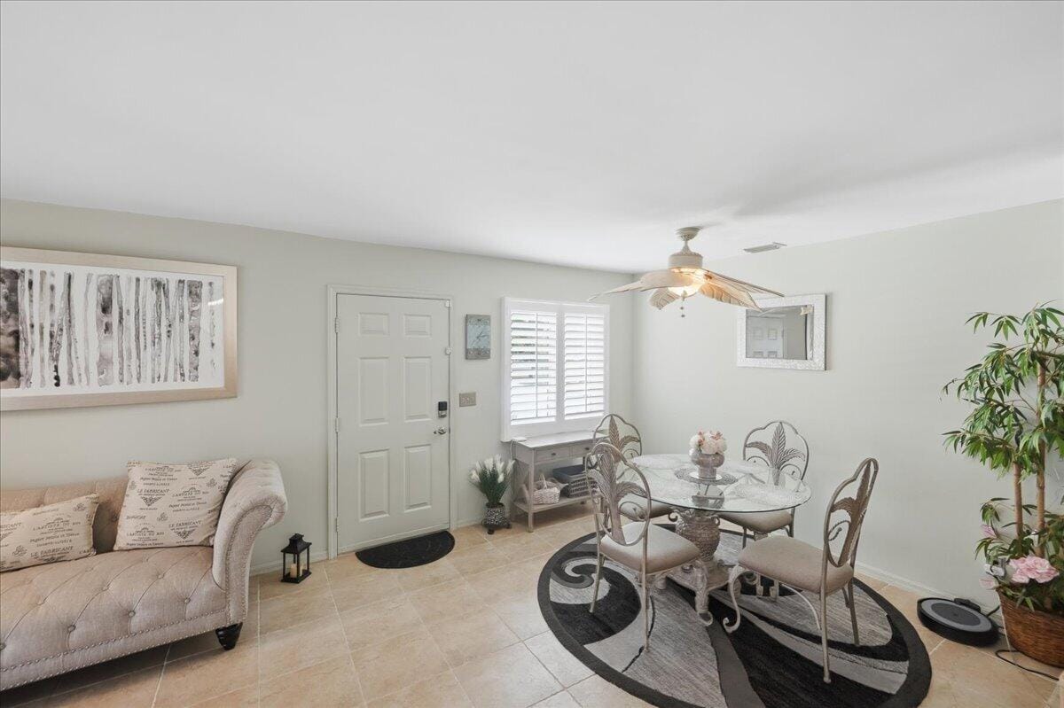 103 SE Village Drive — photo 2