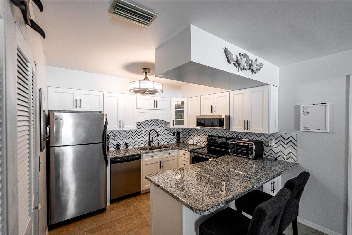103 SE Village Drive — photo 6