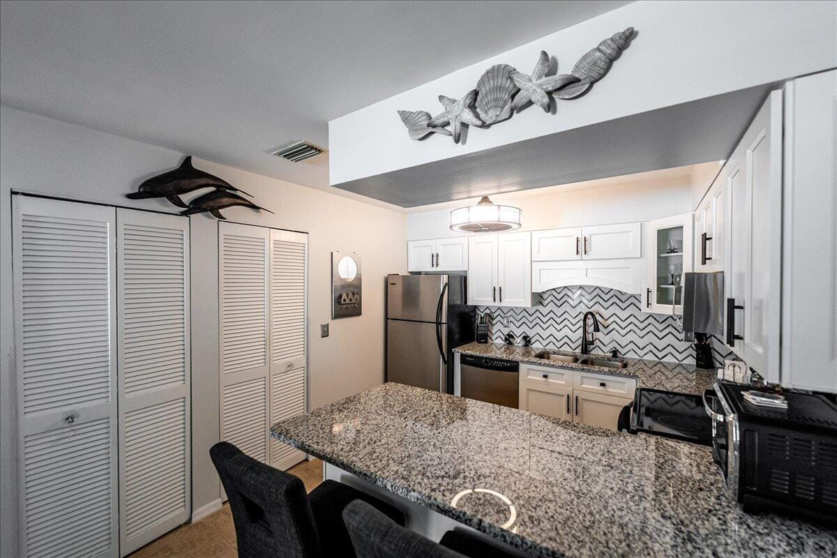 103 SE Village Drive — photo 7