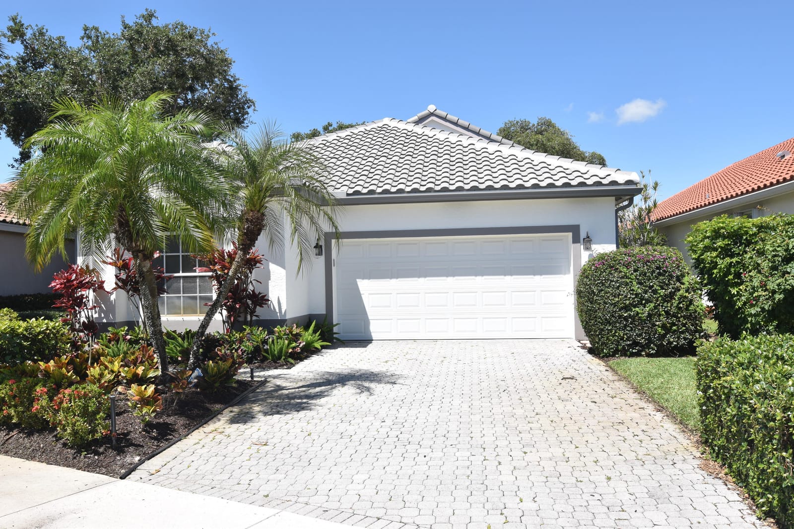 5455 S Fountains Dr Drive S — photo 2