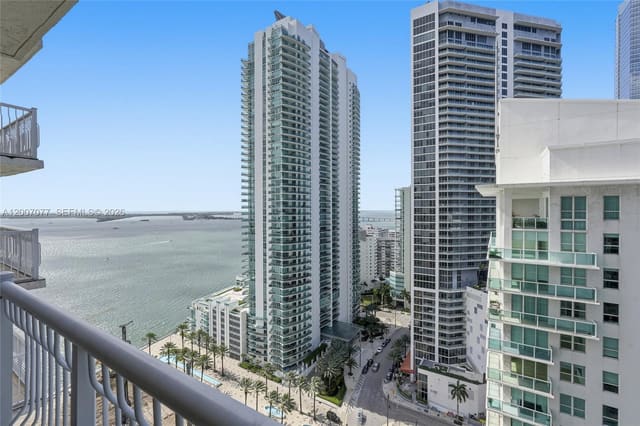 1200 Brickell Bay Drive 2603, sold in The Club At Brickell Bay, Miami, FL