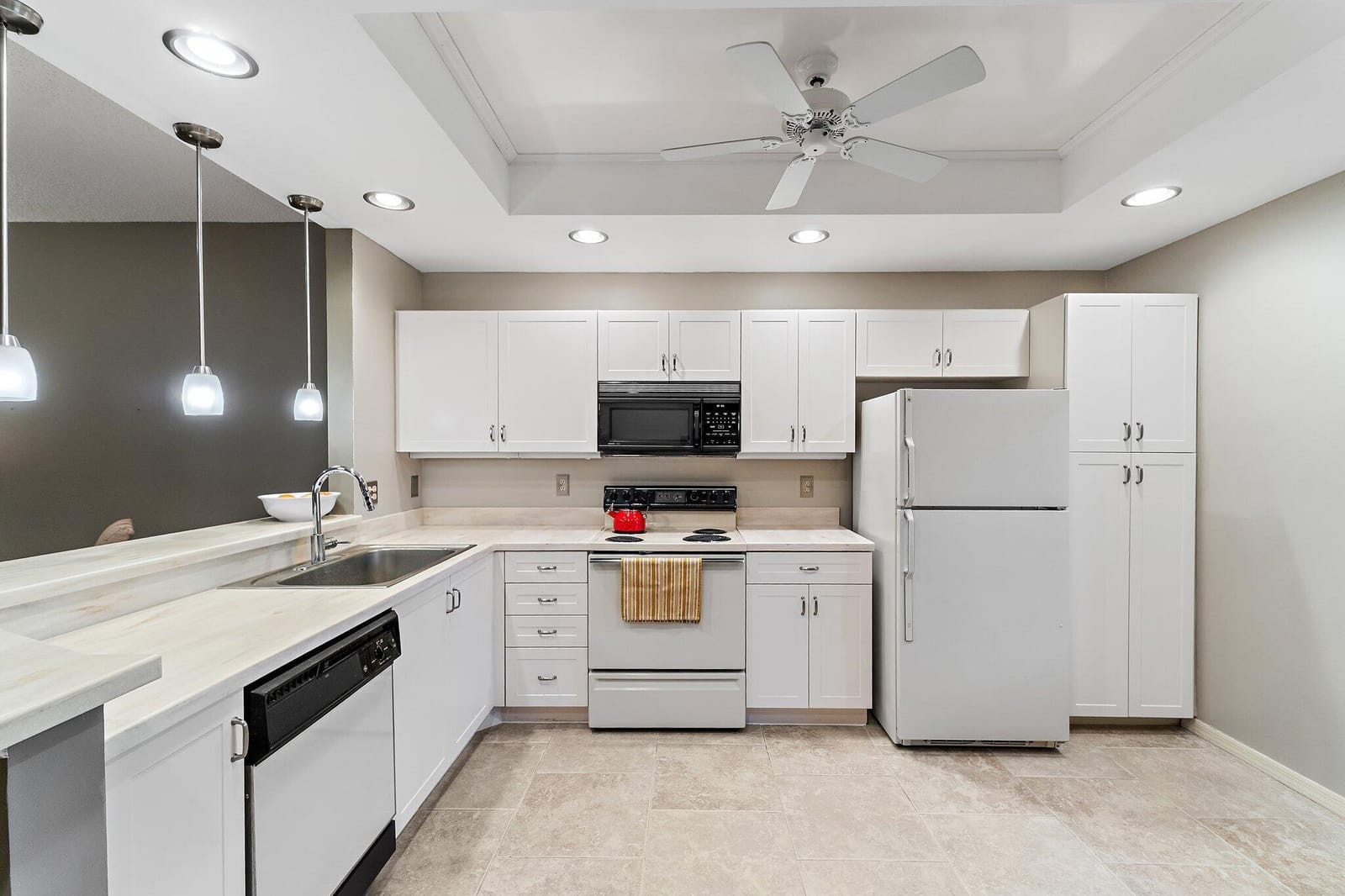 6503 SE Williamsburg Drive 104, Hobe Sound, FL 33455 photo 4