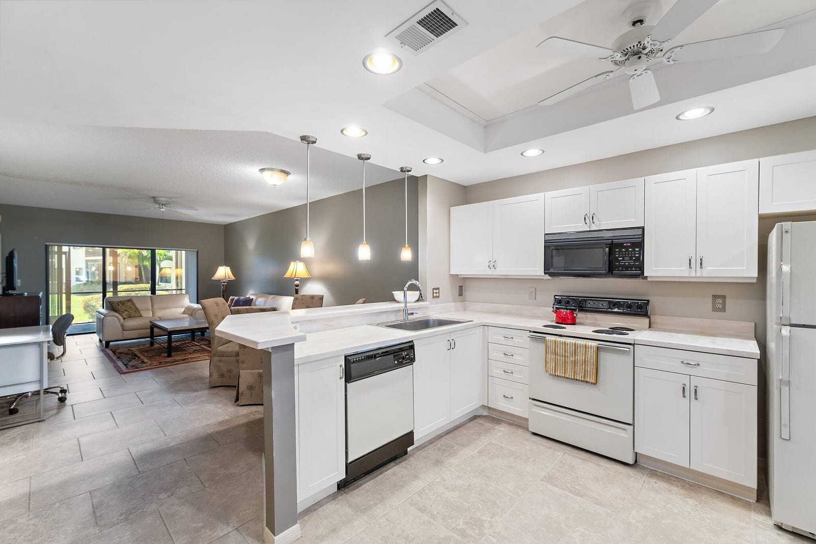 6503 SE Williamsburg Drive 104, Hobe Sound, FL 33455 photo 5