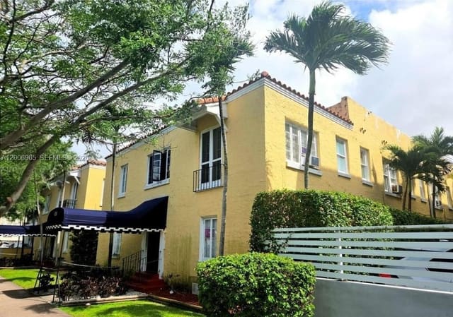126 Mendoza Avenue 12, Coral Gables, FL 33134