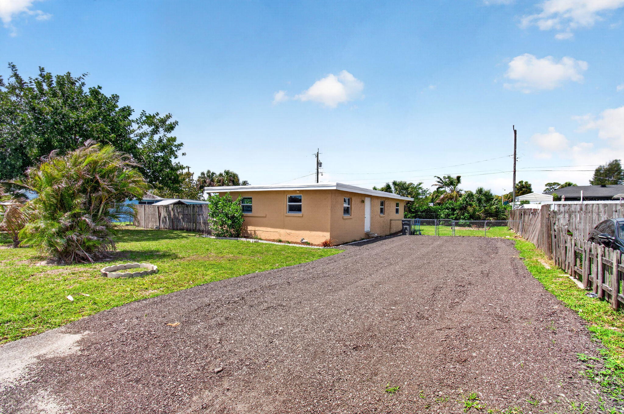 1537 E Breezy Lane, Plantation Mobile Home Park, FL 33417, West Palm Beach
