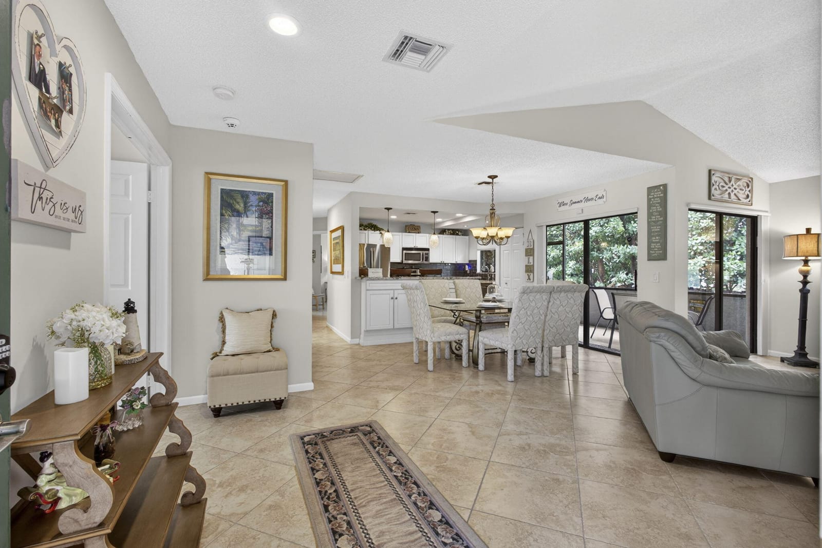 23 Lexington Lane W B — photo 1