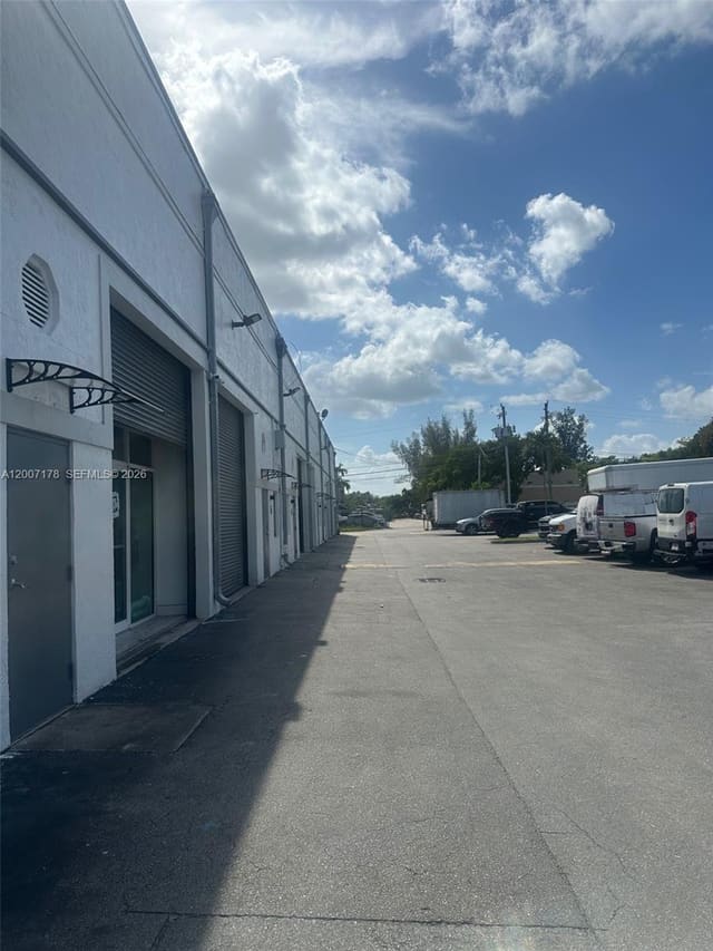 12101 NW 98th Avenue, Hialeah Gardens, FL 33018