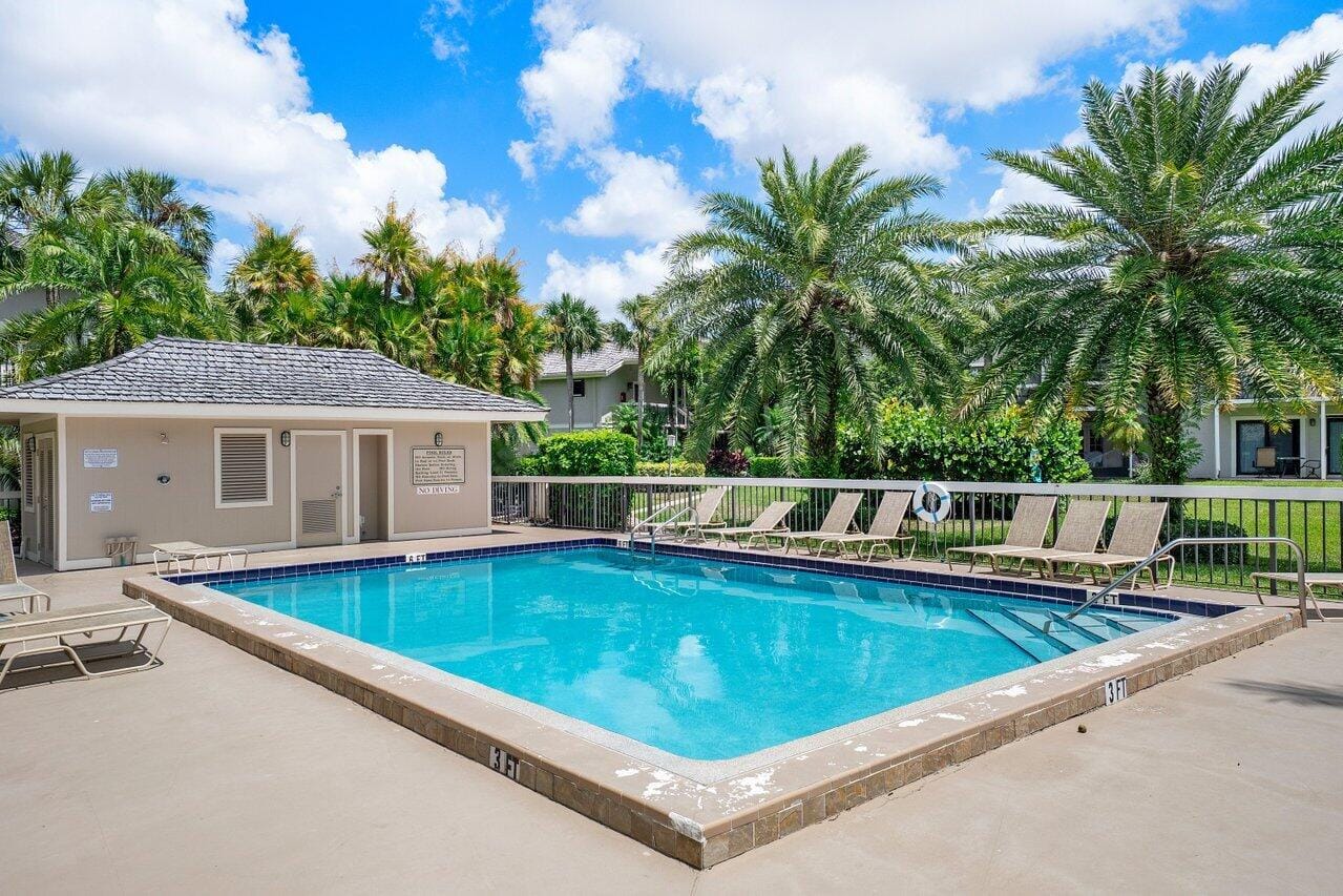 11863 Wimbledon Circle 407, Wellington, FL 33414 photo 6