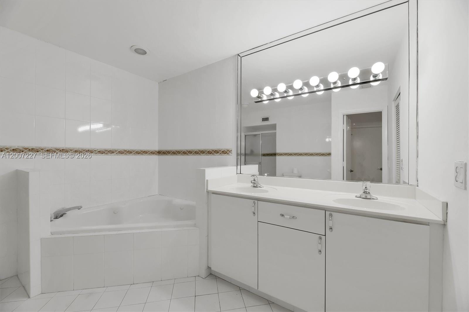 380 Fairway Circle 46, Weston, FL 33326 photo 23
