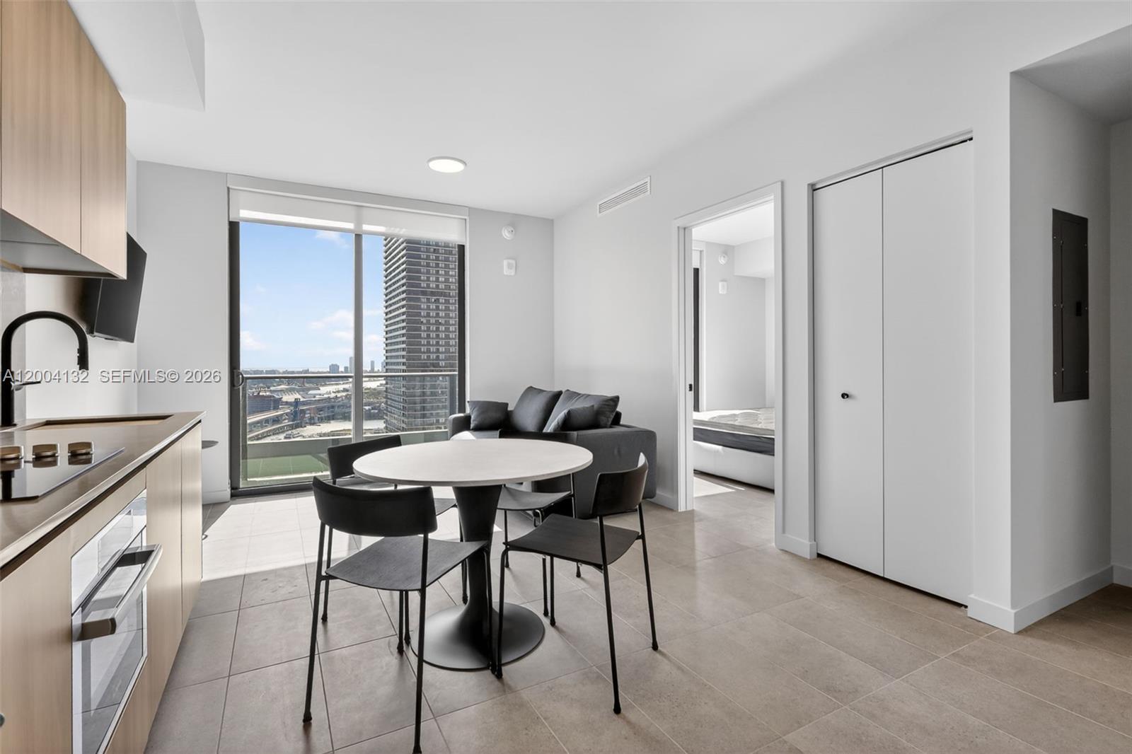 121 NE 5th 3313 Steet, Miami, FL 33132, Miami