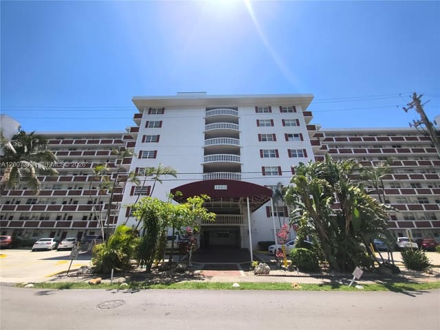 3660 NE 166th Street 302, Eastern Shores White Hous, North Miami Beach, FL