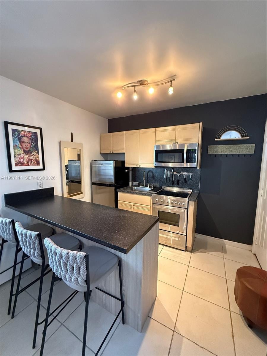 601 Michigan Avenue 3, Miami Beach, FL 33139