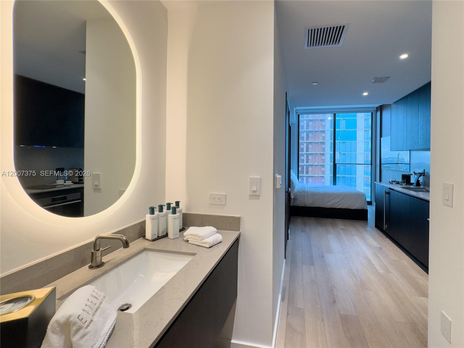 20 NE 11th Street 3006B, Miami, FL 33132 photo 10