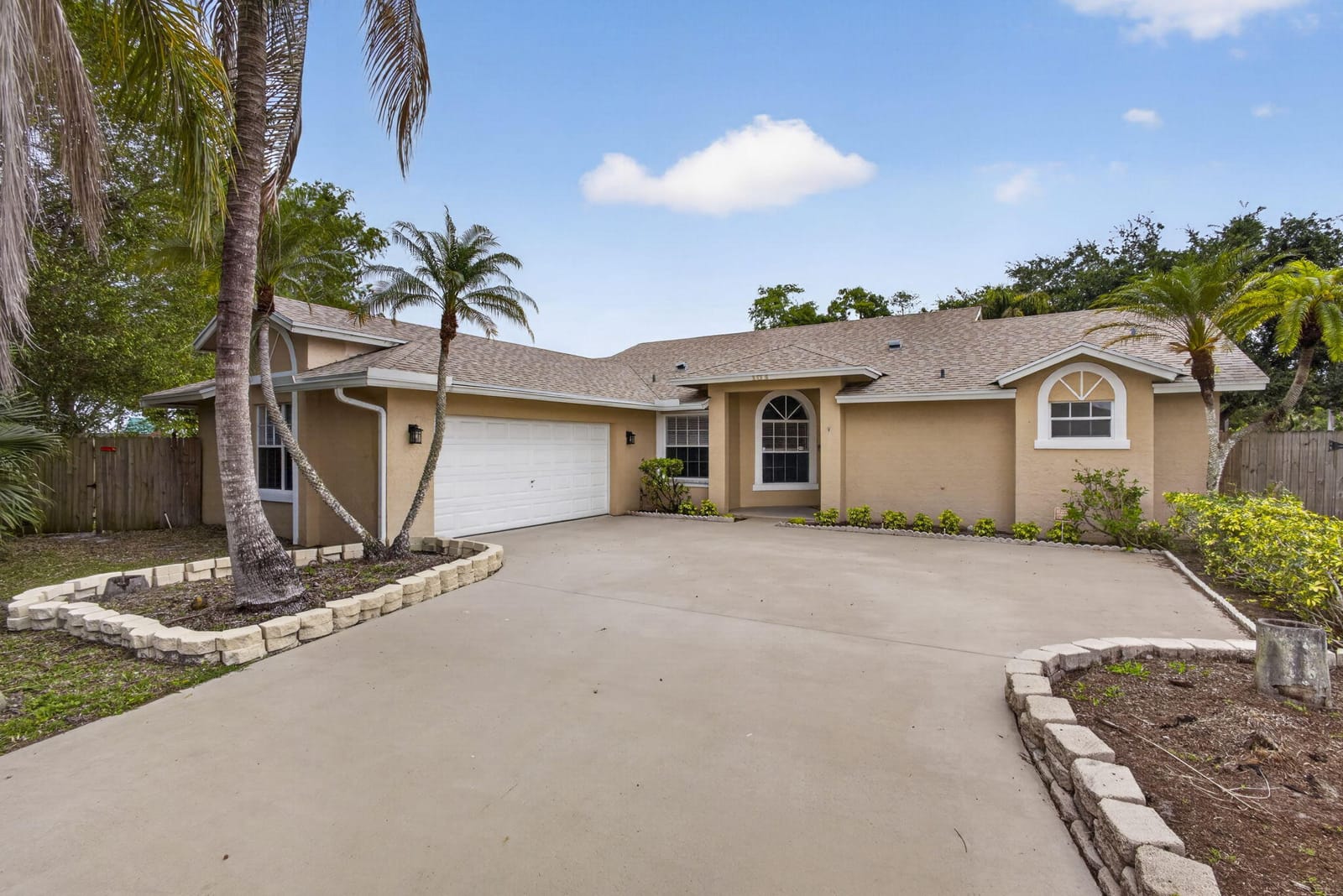 103 Oxford Court, Royal Palm Beach, FL 33411 photo 1