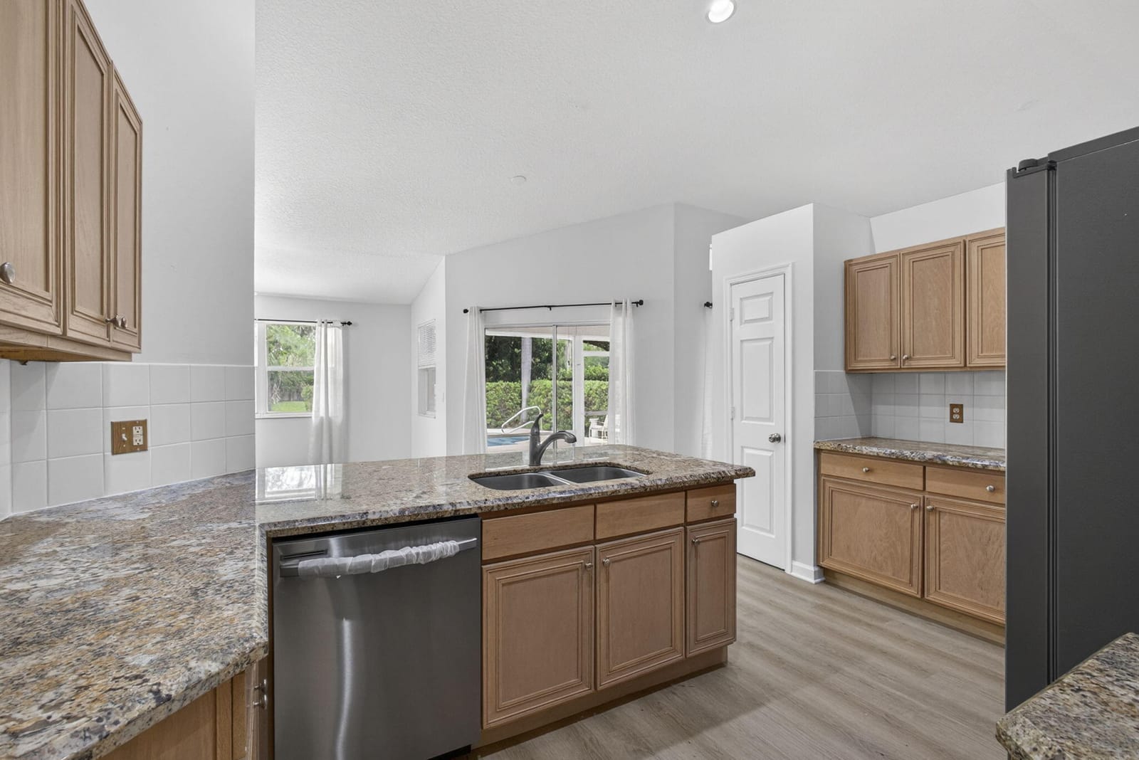 103 Oxford Court, Royal Palm Beach, FL 33411 photo 15