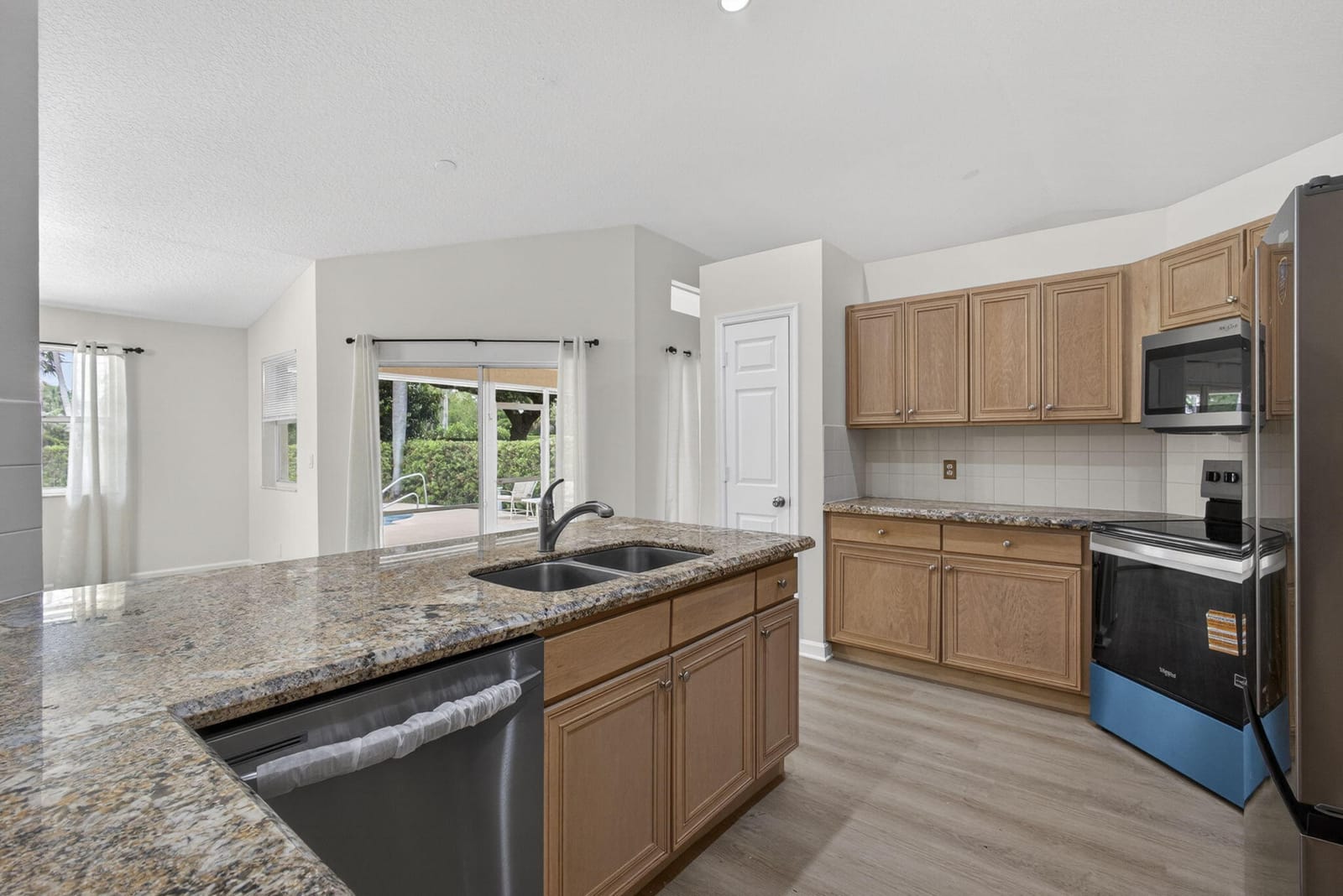 103 Oxford Court, Royal Palm Beach, FL 33411 photo 16