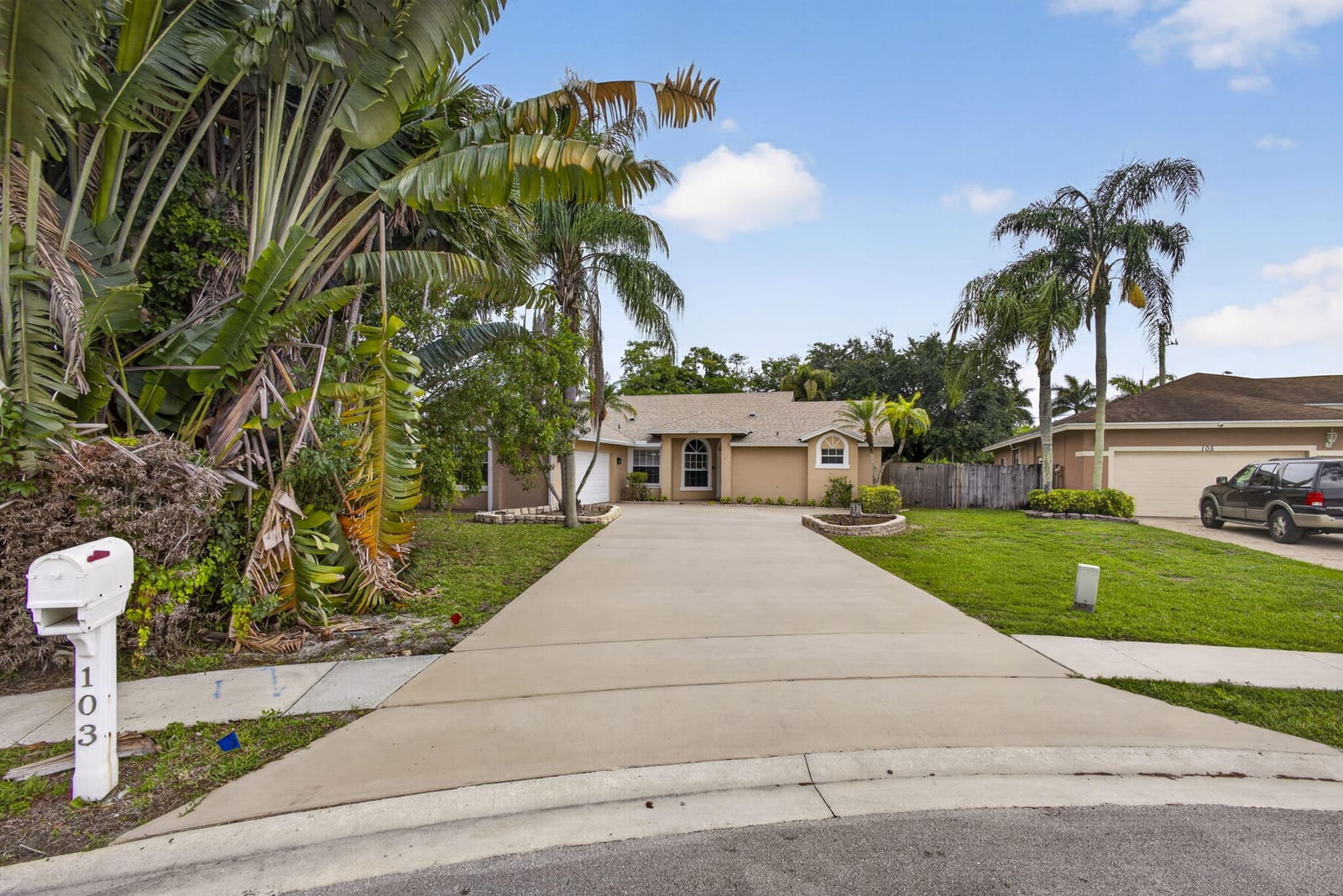 103 Oxford Court, Royal Palm Beach, FL 33411 photo 3