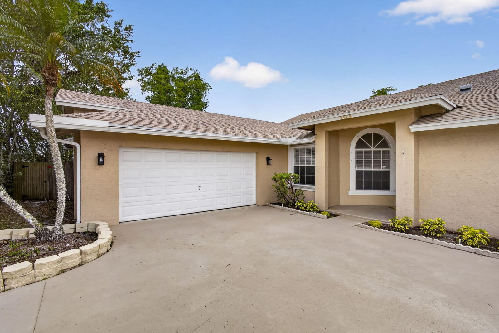 103 Oxford Court, Royal Palm Beach, FL 33411 photo 5