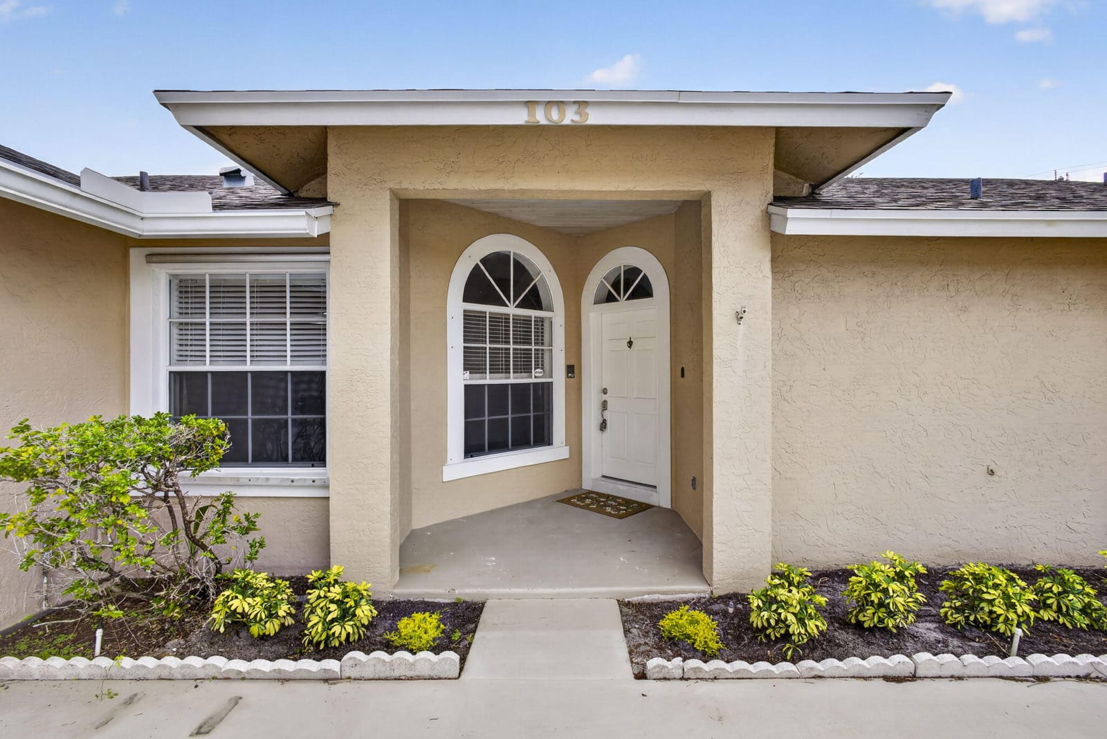 103 Oxford Court, Royal Palm Beach, FL 33411 photo 6