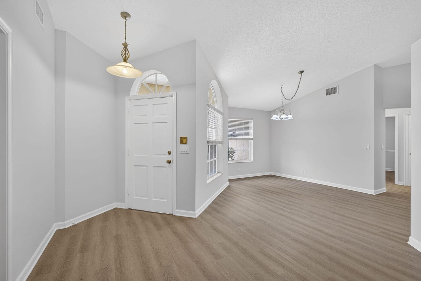 103 Oxford Court, Royal Palm Beach, FL 33411 photo 9